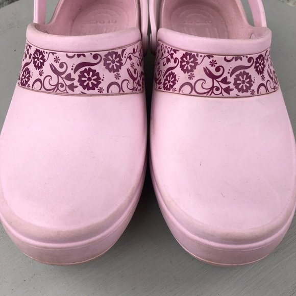 Crocs Women's Size 8 Mercy Work Pink Floral SlipOn Crocs Lock Rubber Clogs - Picture 4 of 11